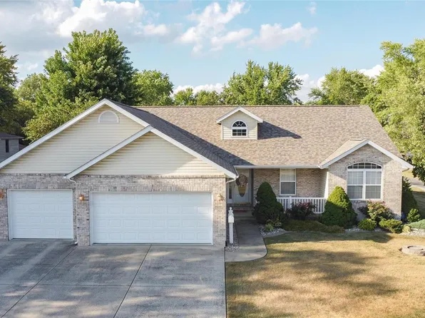 701 Bunker Hill Rd, Staunton, IL 62088