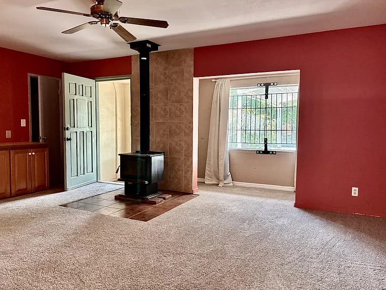 1721 Utah St NE — Photo 5