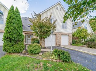 35 Pond Ct N, Bridgeville, PA 15017