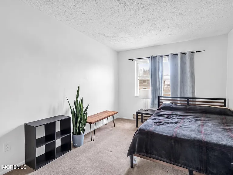 321 Shore Dr #18 — Photo 6