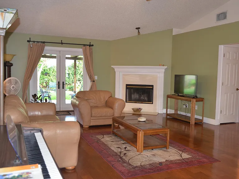 4372 Allanwood Ct — Photo 3