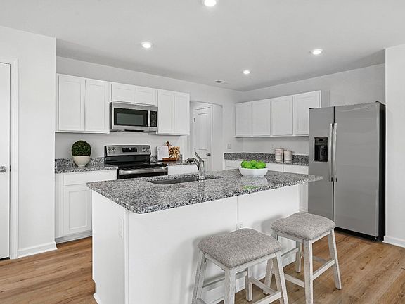 5th image of 222 Jordan Ct