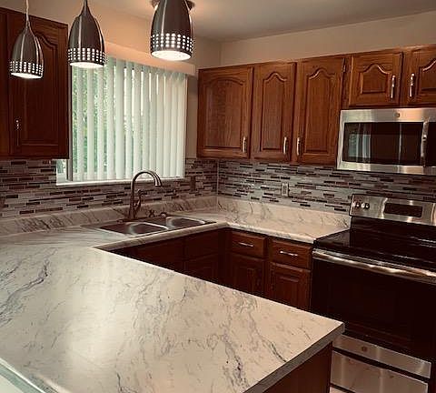 2nd image of 202 Cherrywood Parc Dr
