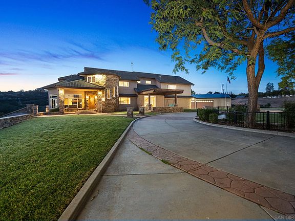 3rd image of 16997 Sky Valley Dr