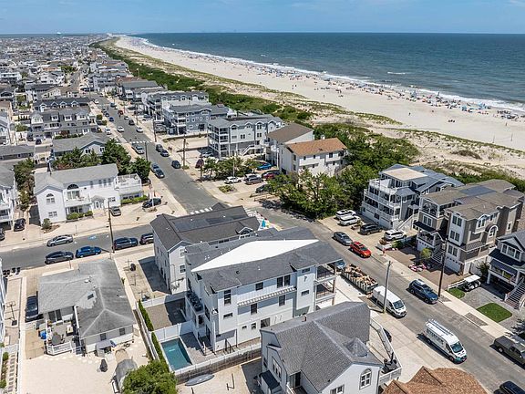 3rd image of 7304 Pleasure Ave S #Sea
