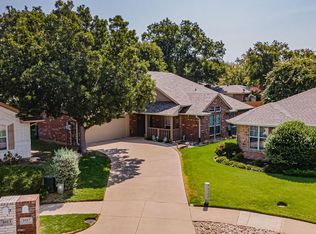 1015 Dawn Ct, Granbury, TX 76048