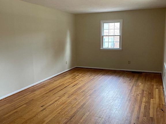 2nd image of 111 Lillians Ln