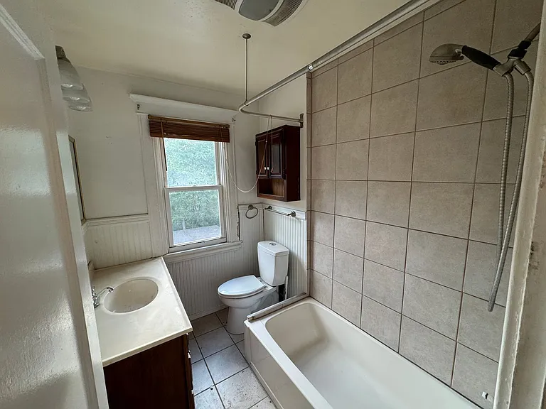 82 Estella Ave — Photo 8