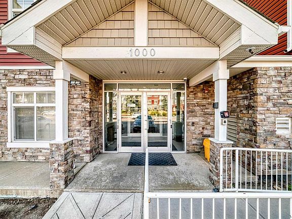 2nd image of 155 NW Skyview Ranch Way NE #1106