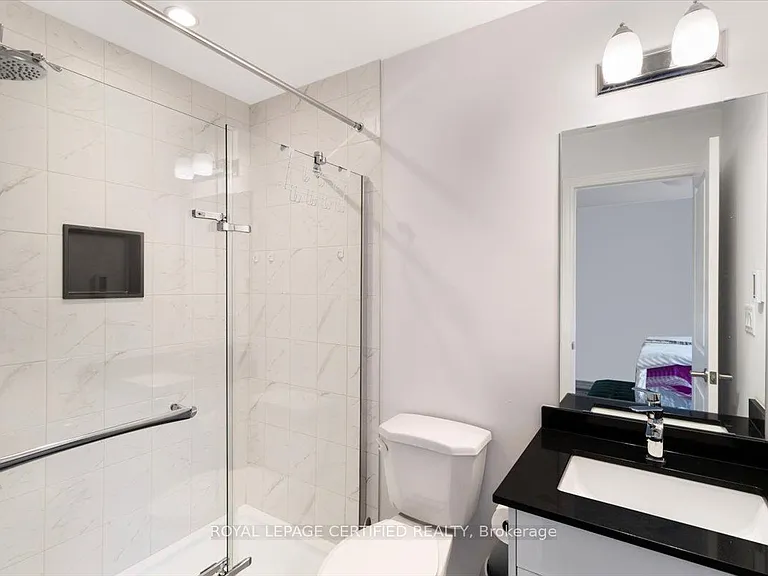 61 Soho St #25 — Photo 15