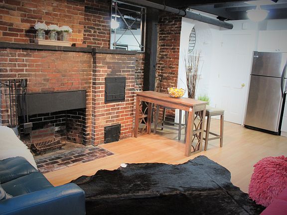 3rd image of 3 Champney Pl #6