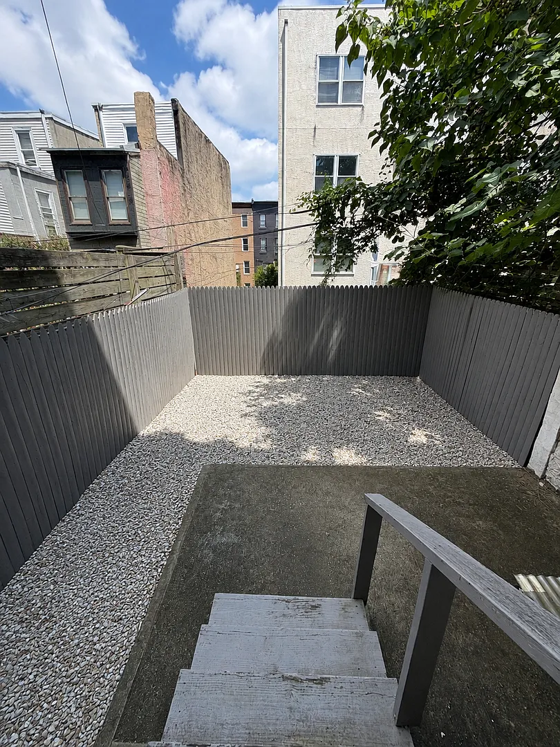 1725 W. Berks Street — Photo 2