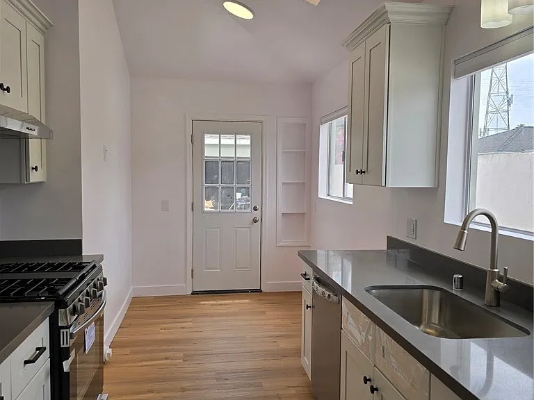 2923 Perkins Ln — Photo 10