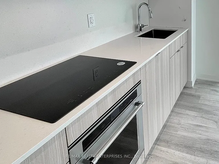 220 Missinnihe Way #1013 — Photo 11