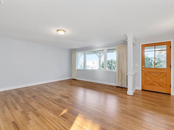 5th image of 156 Ogden Dr