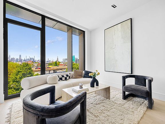2nd image of 28 Herbert St #4A