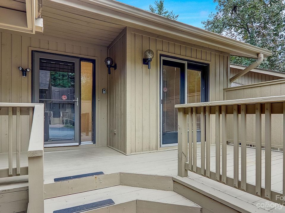 1st image of 203 N Scarlet Oak Ln