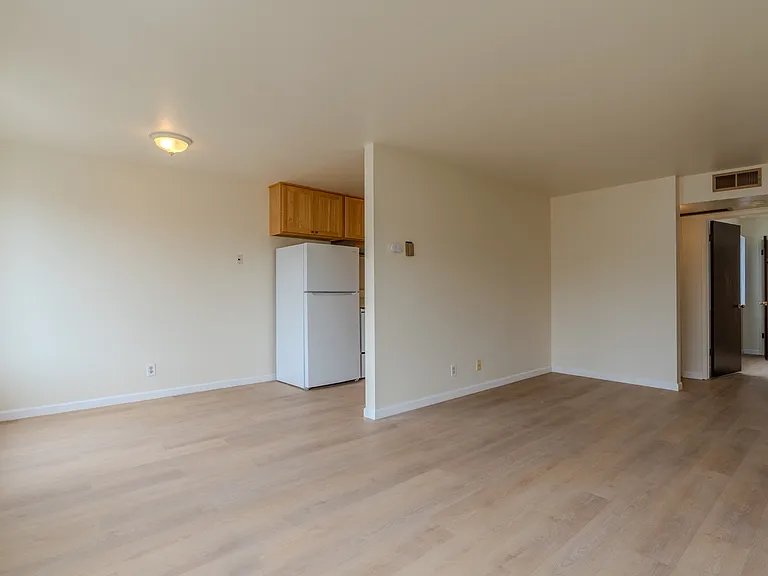 580 Lisbon St #6 — Photo 1