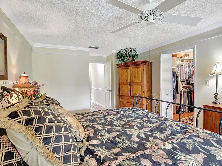 5320 SW 21st Ct — Photo 25