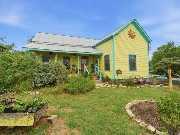 1539 County Road 188, Karnes City, TX 78118