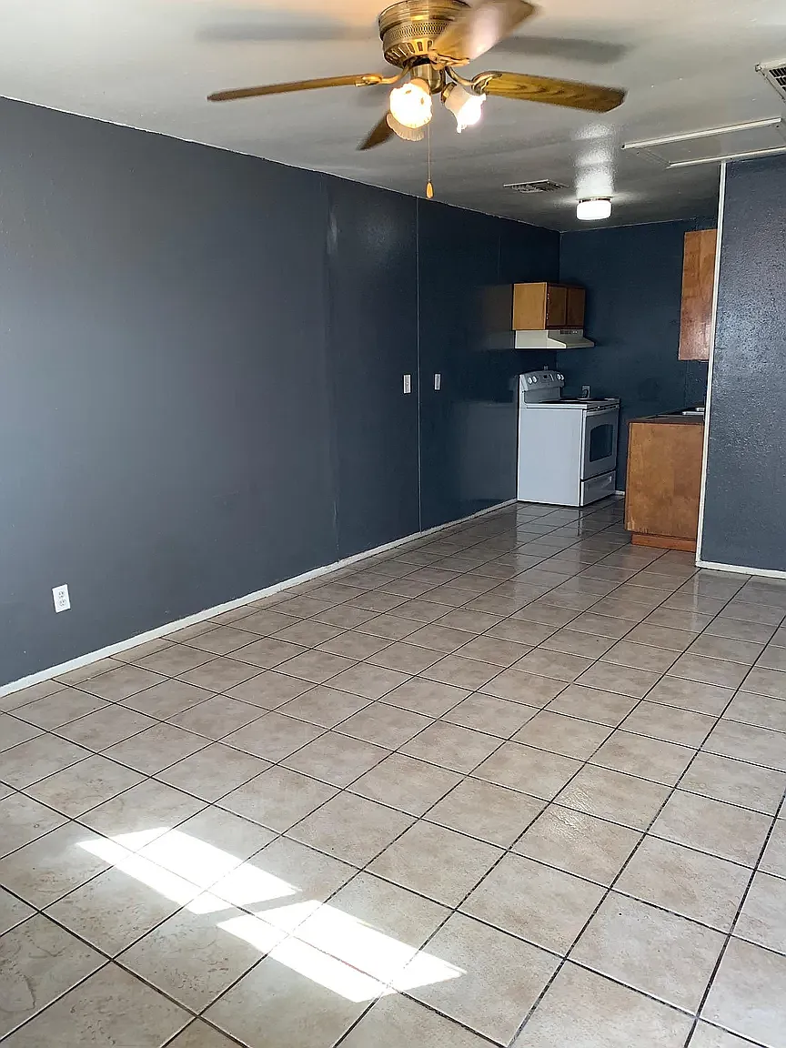 2 bed, 550 sqft, $895 — Photo 1