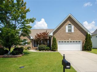 606 Thorncliff Dr, Raeford, NC 28376