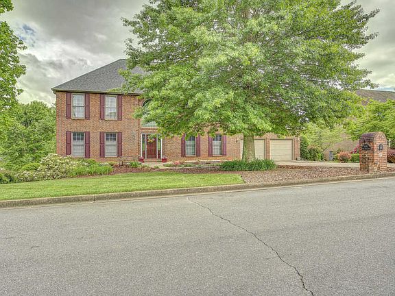 3rd image of 3007 Moss Creek Dr