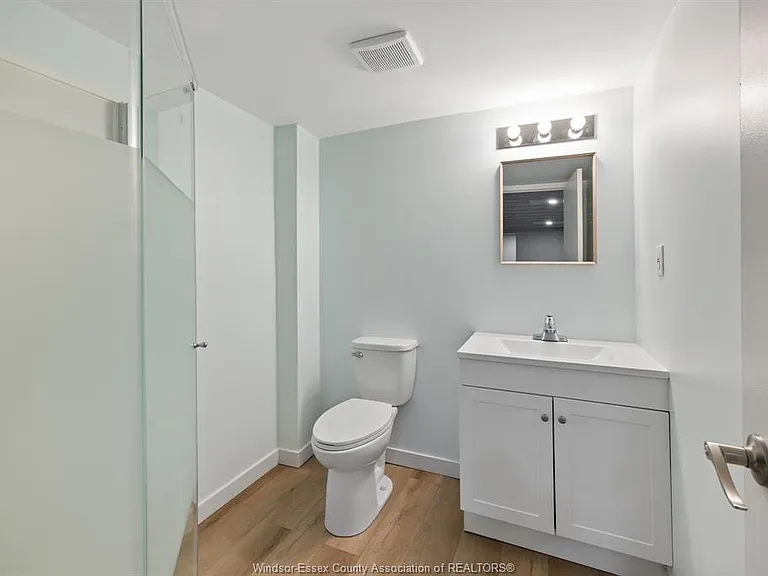328 Fryer St — Photo 14
