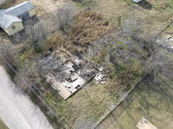 209 Stone St, Granbury, TX 76048