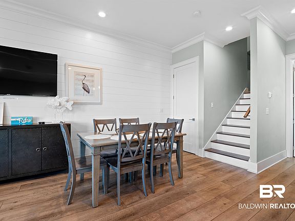 5th image of 1592 W Beach Blvd #Q