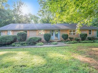 8033 Larkhaven Rd, Charlotte, NC 28216