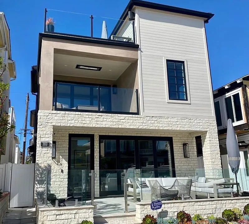 203 Sapphire Ave