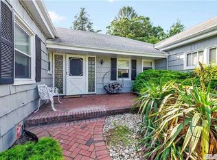 238 Willard Dr, Hewlett, NY 11557