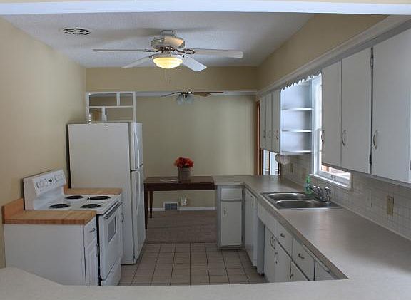 5th image of 6083 Woody Ln NE