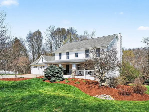 12132 Millpond Dr NW, Grand Rapids, MI 49534