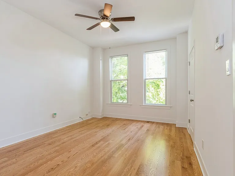 2337 W Dickens Ave #5 — Photo 4