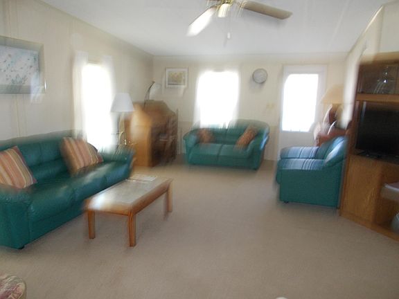 5th image of 622 Wedelia Dr