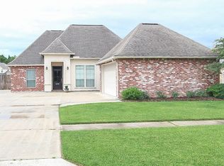 12781 Ruby Lake Dr, Walker, LA 70785