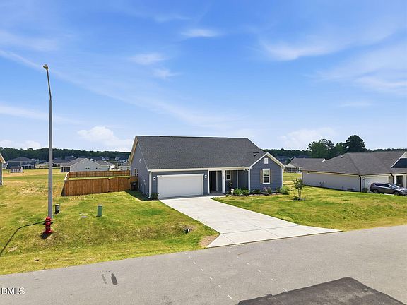 4th image of 159 Robert Howe Dr