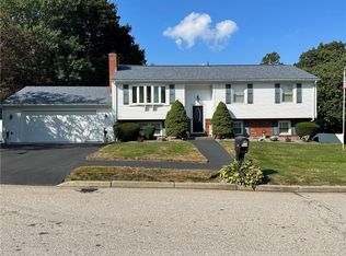 90 Verdant Dr, Cranston, RI 02920