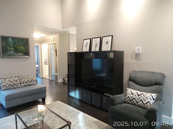 4th image of 6245 Sheridan Rd #66
