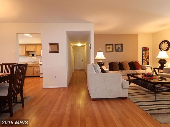 2nd image of 754 Quince Orchard Blvd #10