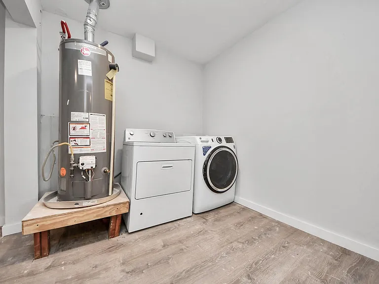 302 County Park Dr — Photo 18