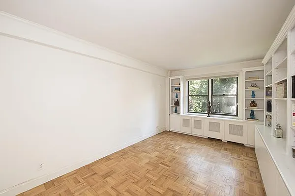 Sold by Maxwell Jacobs | media 8