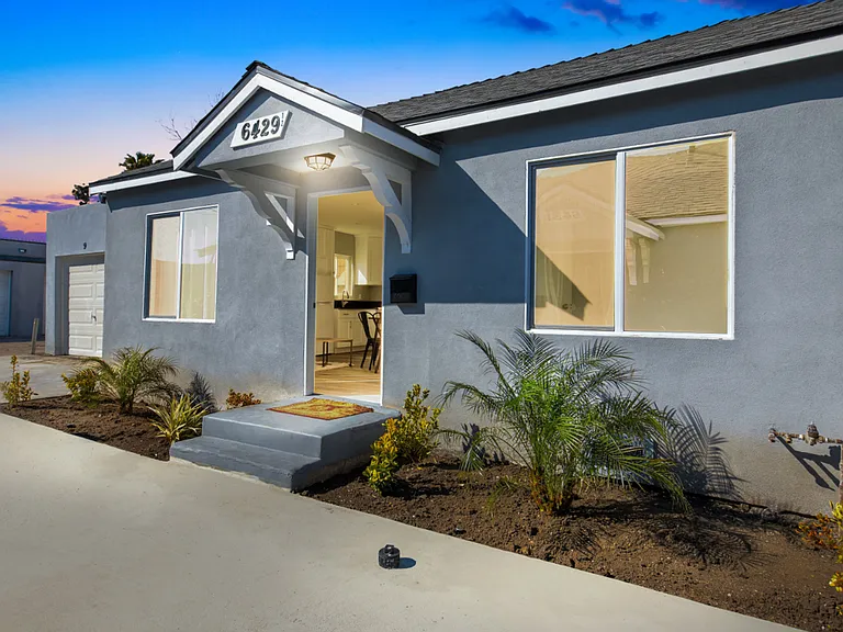 6433 S Victoria Ave — Photo 6