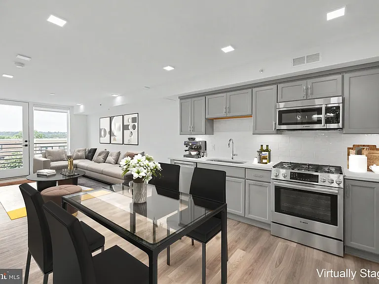 701 N Henry St #502 — Photo 27