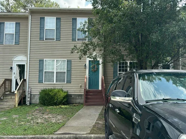 100 Dumot Ct, Jarratt, VA 23867