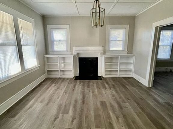 5th image of 910 W Airline Ave