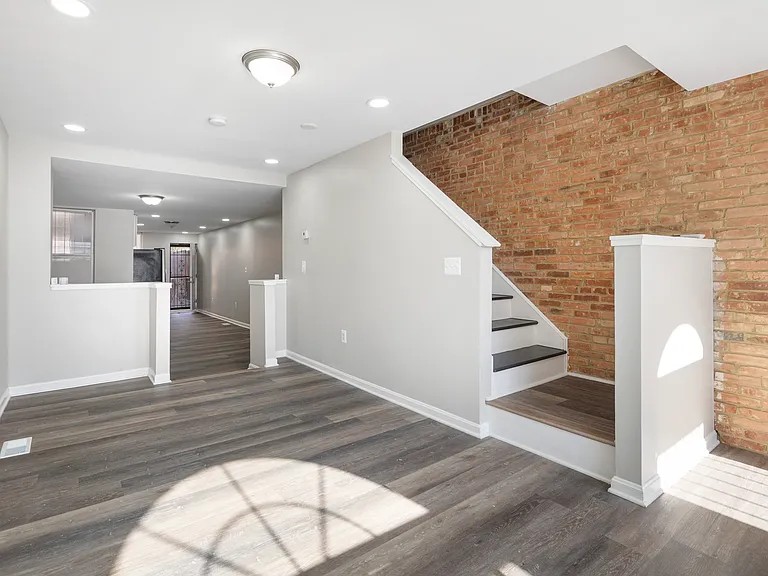 1512 E Lafayette Ave — Photo 5