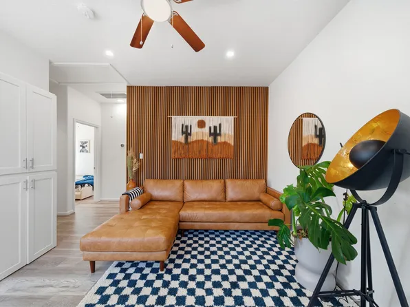 3226 Oakdale St #1, Houston, TX 77004